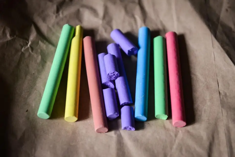 Sidewalk chalk artists