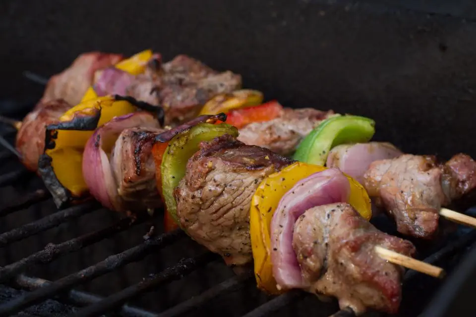 Outdoor gas patio grill & accessories